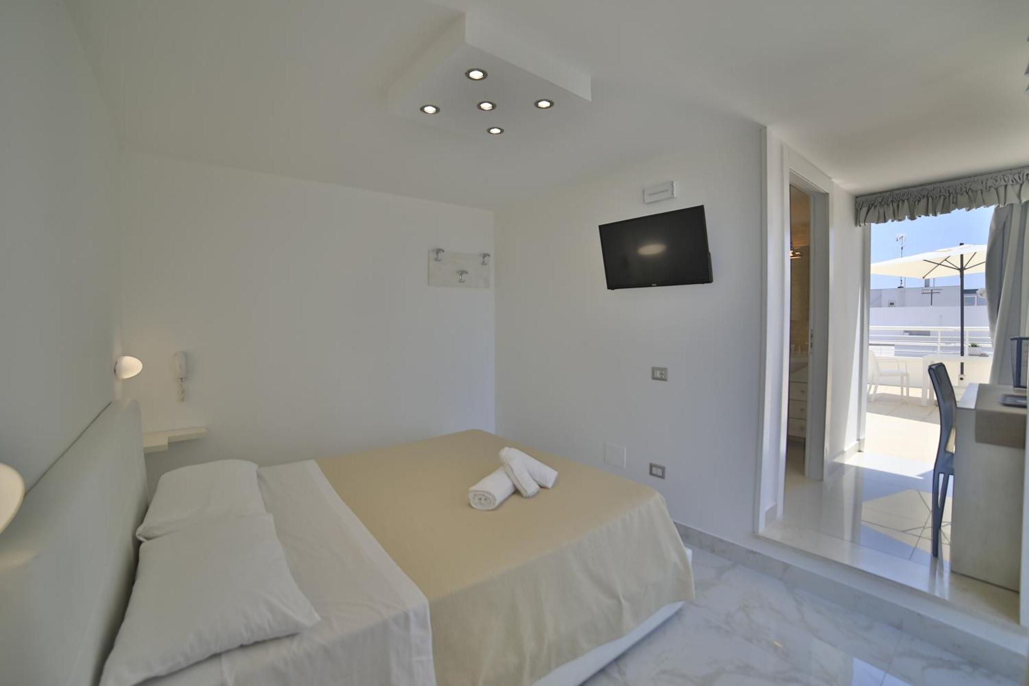 Riviera Luxury Rooms Порто-Чезарео Экстерьер фото